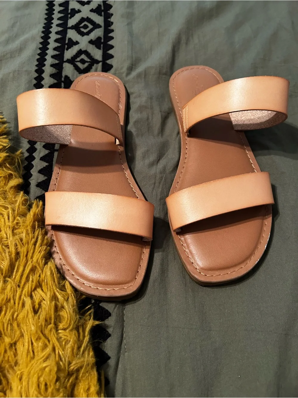 Women’s Double Strap Slide Sandals in Nude